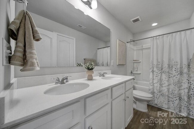 Building Photo - 517 Stephen Foster Wy