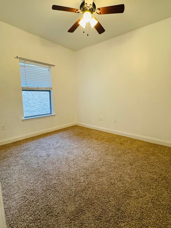 Building Photo - 603 Red Fern Rd