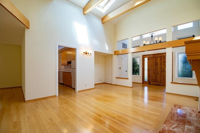 Building Photo - 908 Glennan Dr