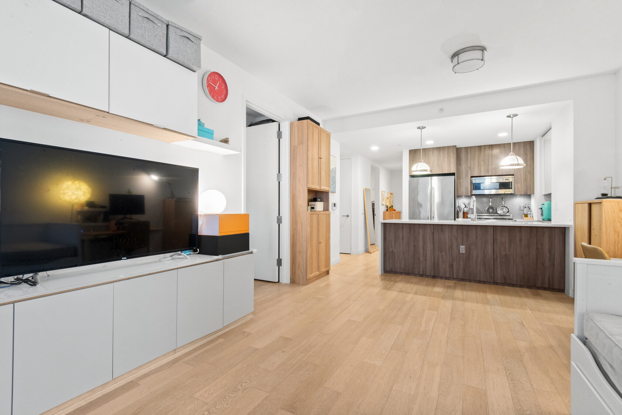 Building Photo - 160 1st St