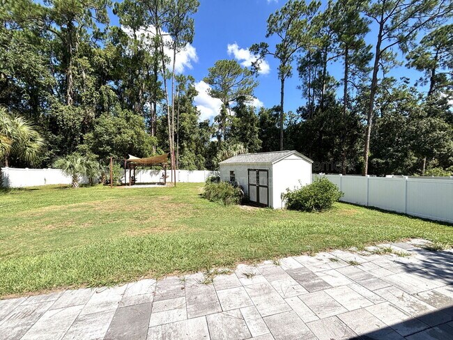 Building Photo - 381 E Sandpiper St