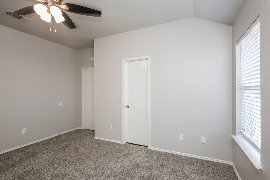 Building Photo - 1137 Alicia Ln