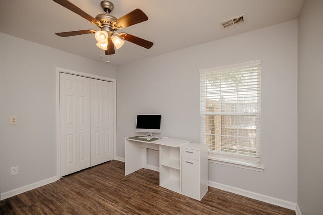 Building Photo - Charming 3-Bedroom Goose Creek Home with Attached Garage