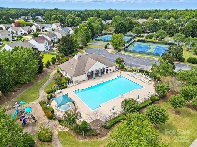 Building Photo - 3304 Mannington Dr