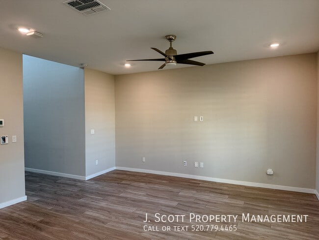 Building Photo - 4604 S Park Grove St