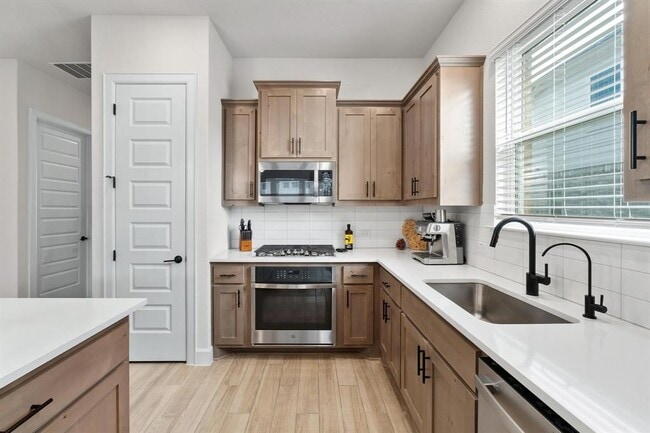 Building Photo - 4513 Sea Salt Dr