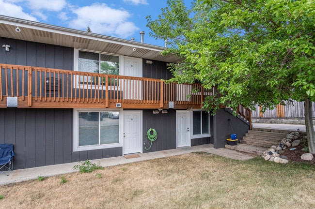 Building Photo - 2721 Madelyn Dr SW