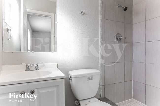 Building Photo - 6812 SW 22nd Ct