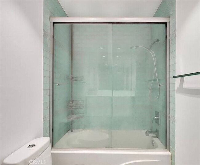 Building Photo - 750 Kings Rd