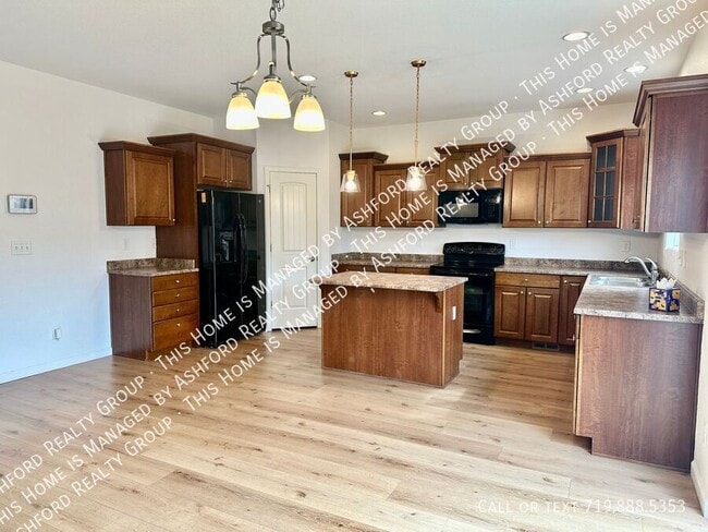 Building Photo - 3755 Reindeer Cir