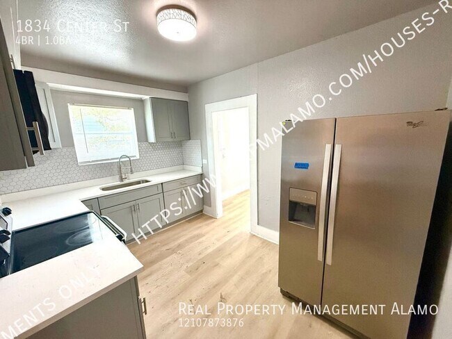 Building Photo - 1834 Center St