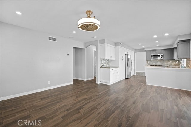 Building Photo - 29 Apache Dr