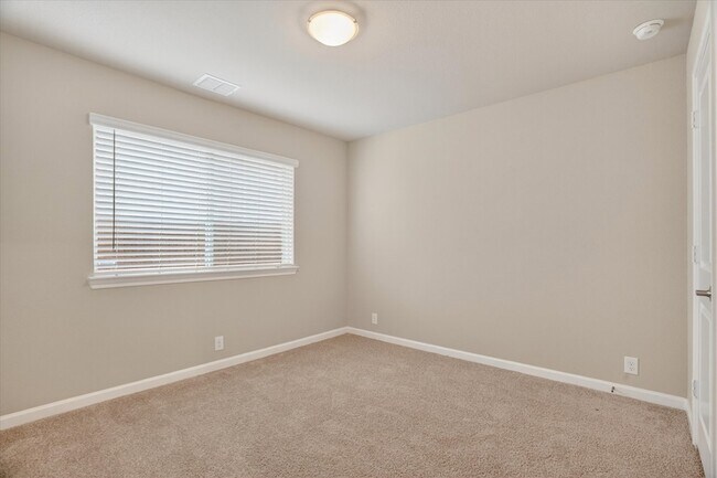 Building Photo - 925 Creekhollow Dr