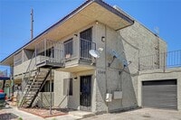 Building Photo - 1305 Kari Lee Ct
