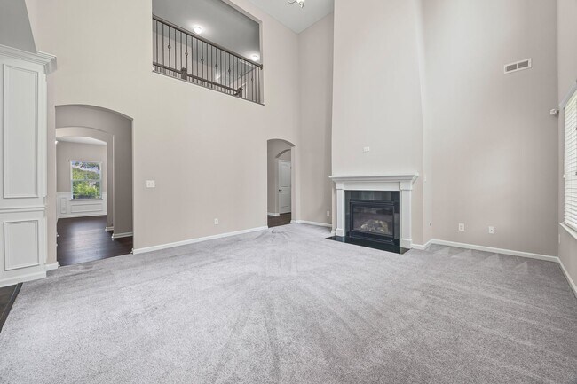 Building Photo - Spectacular 5 Bedrm, 3.5 Bath in the gated...