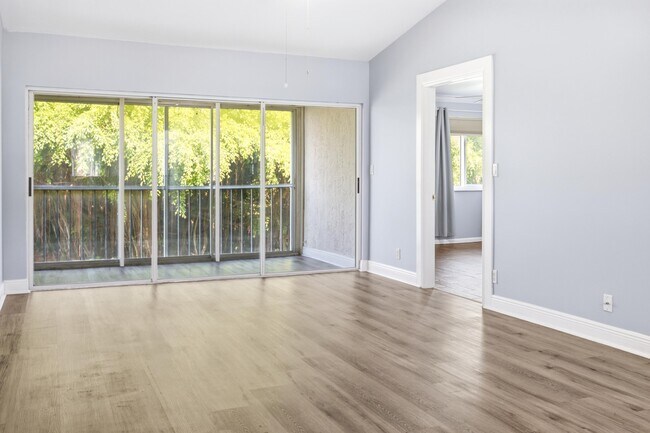 Building Photo - 460 NW 67th St