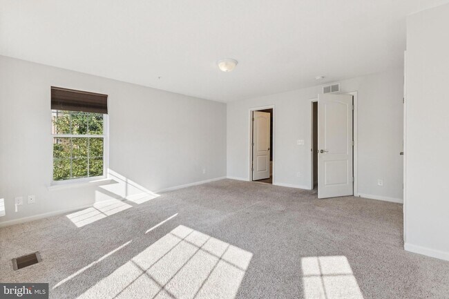 Building Photo - 15262 Torbay Way