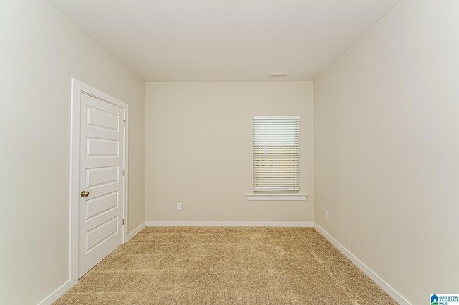 Building Photo - 98 Kings Wy