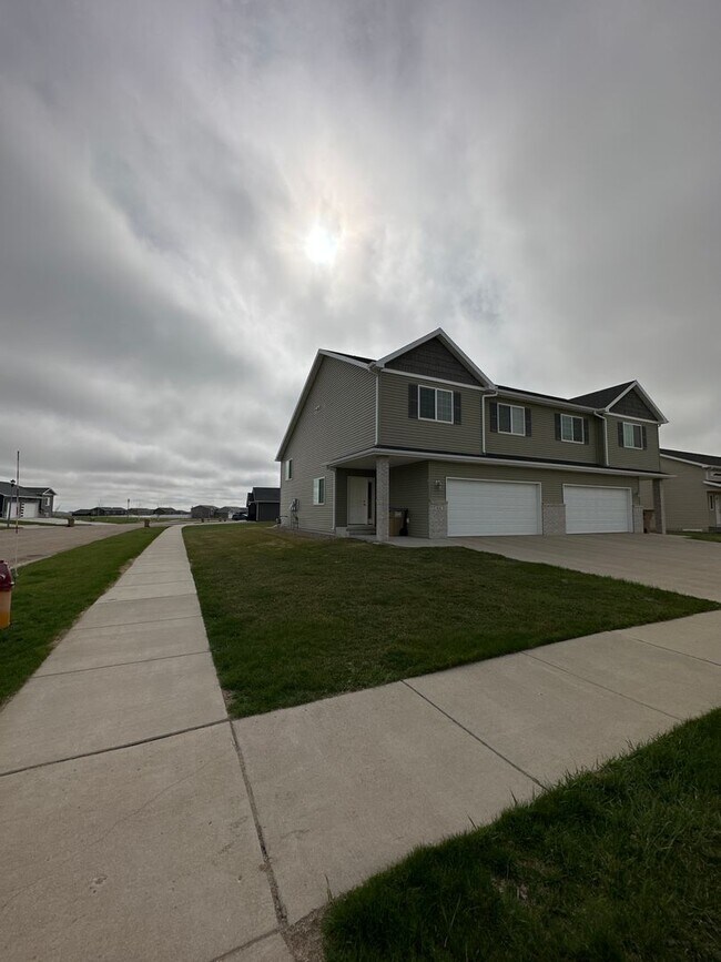 Building Photo - 66 Mulberry Loop NE