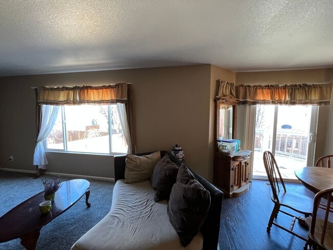 Building Photo - Beautiful 4 Bedroom Home In Wolf Creek Available in March!