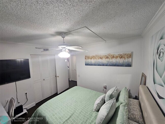 Building Photo - 2703 Nassau Bend