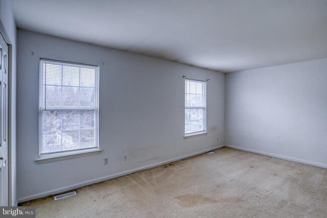 Building Photo - 407 Champs Ln