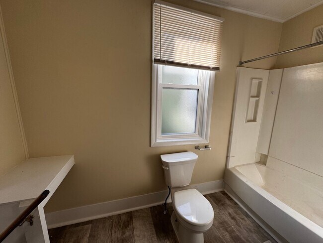 Building Photo - 41 N 10th St