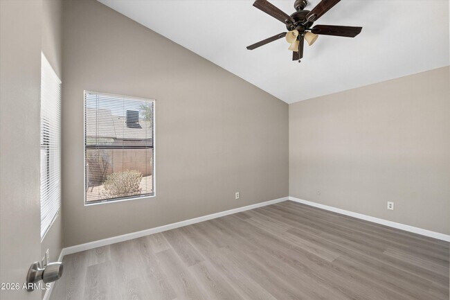 Building Photo - 11904 N 76th Ln