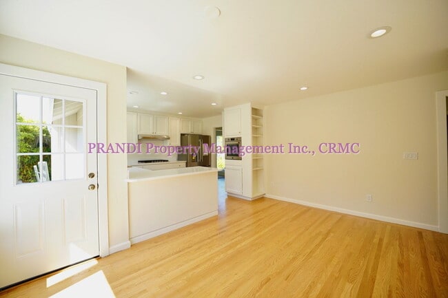 Building Photo - Gorgeous Home in Sought After Larkspur Nei...