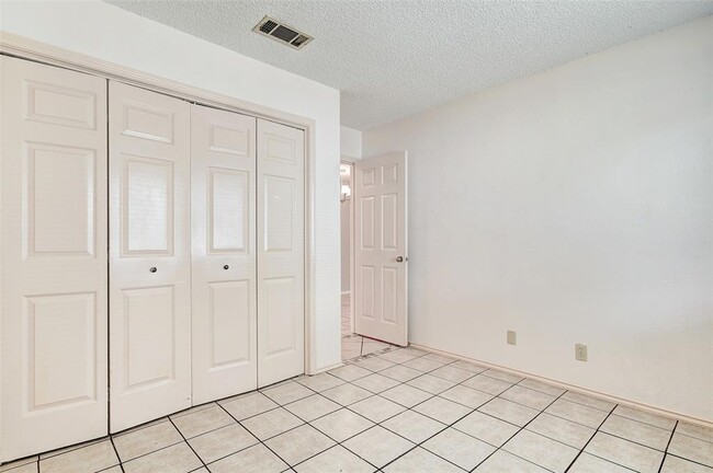 Building Photo - 8704 Clearbrook Trail