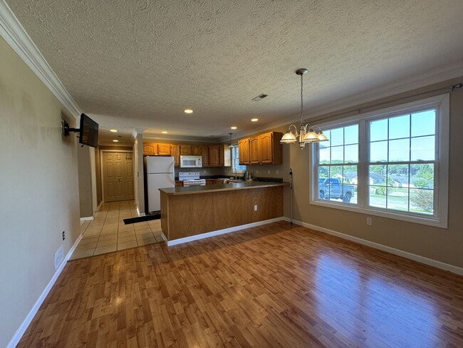 Building Photo - 36 Bayley Dr