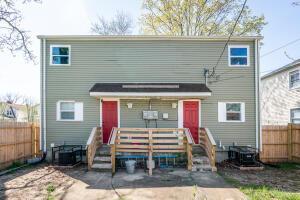 Building Photo - 1098 E 22nd Ave