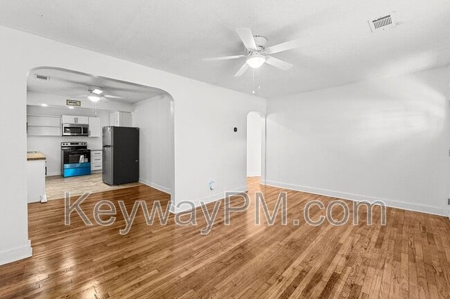 Building Photo - 2014 Lanier Dr