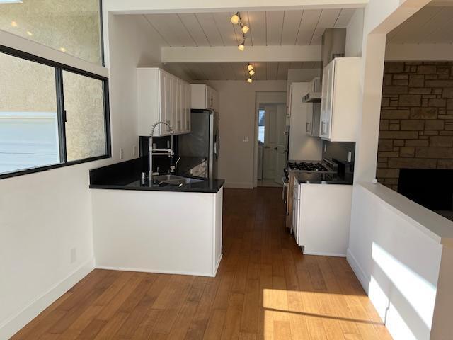 Breakfast nook and kitchen - 2812 Anchor Ave