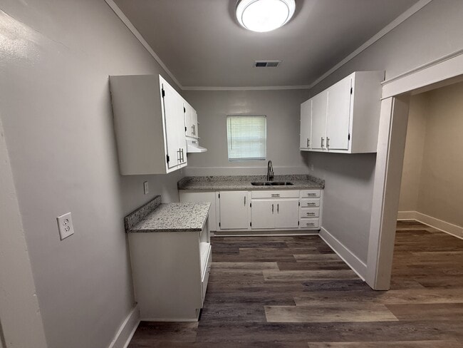 Building Photo - 1508 Alabama Ave SW