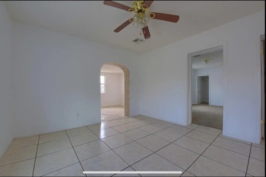Building Photo - 153 Dixon Pl