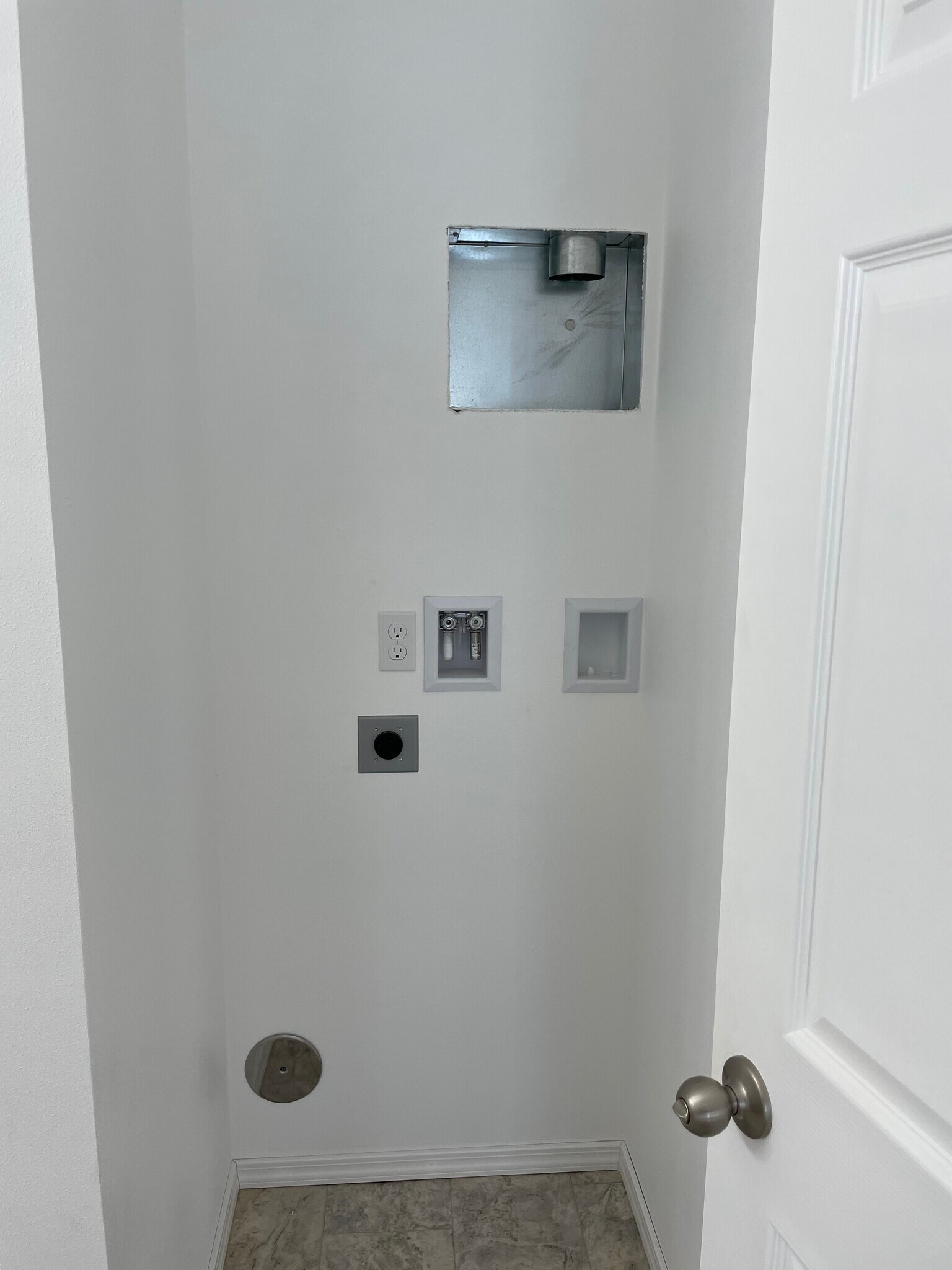 Building Photo - 18429 Crestwood Way