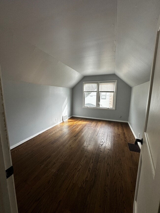 Building Photo - 5012 E 54th St