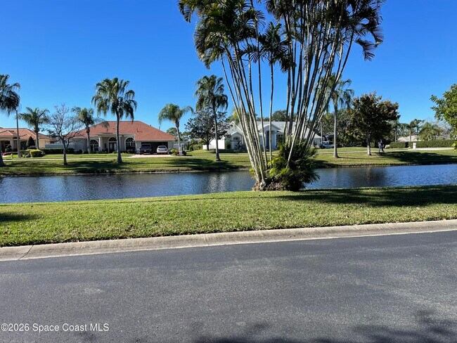 Building Photo - 729 Kenwood Cir