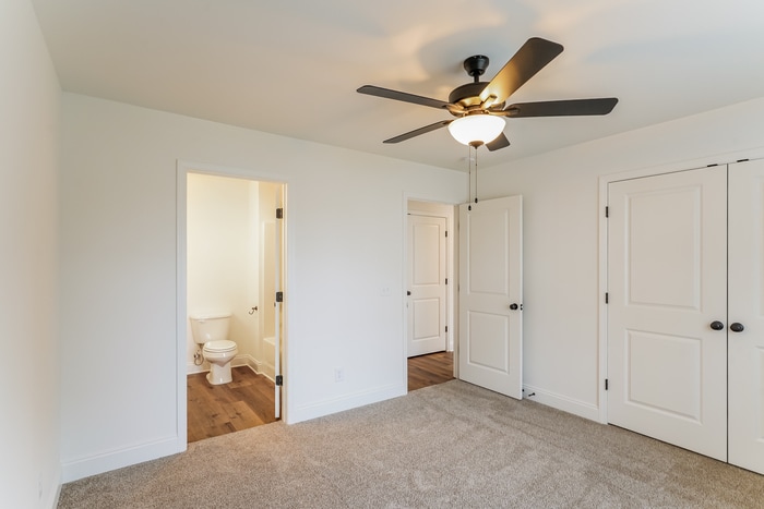 Building Photo - 658 19th Ave W