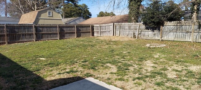 Building Photo - Magic Hollow