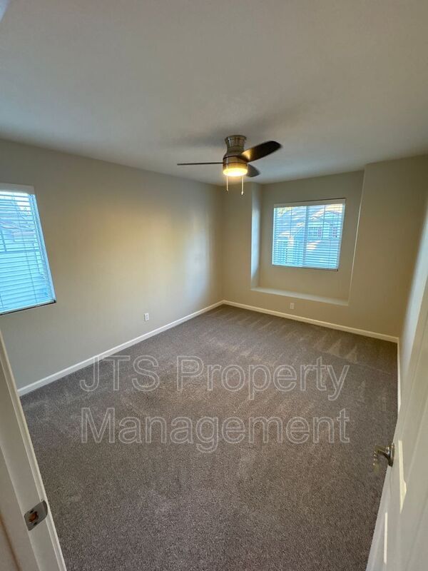 Building Photo - 9542 Windrose Ln