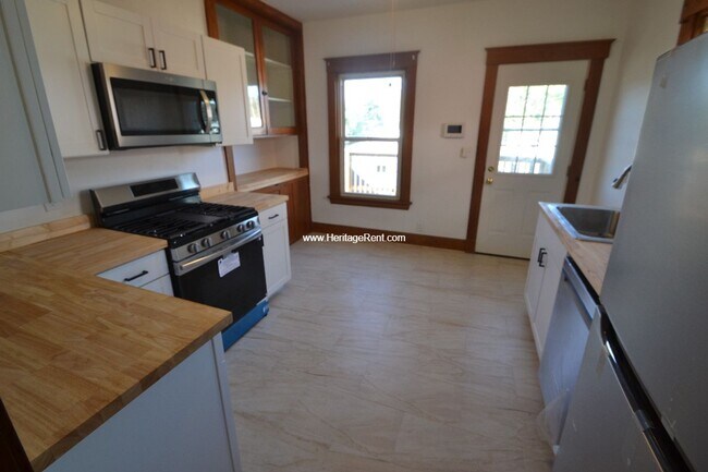 Building Photo - Nicely renovated 3 bedroom house in Ludlow