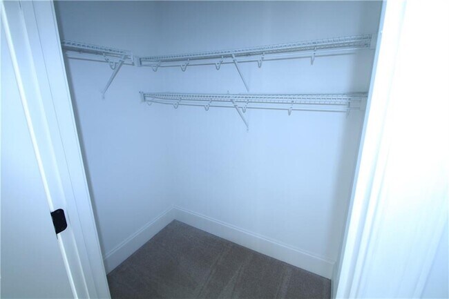 Building Photo - 11 Perimeter Center E