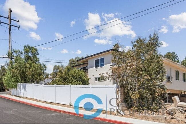 Building Photo - 407 Idaho Ave