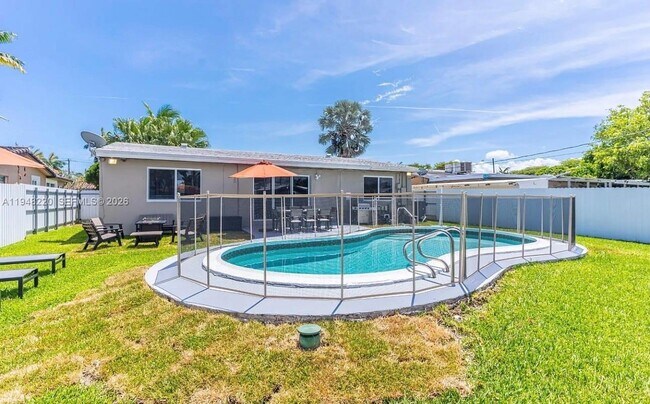 Building Photo - 211 SE 3rd St