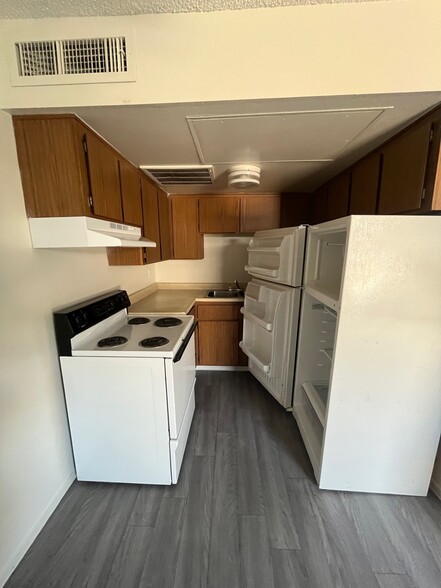 Building Photo - Chandll Apartments