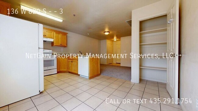Building Photo - 136 W 820 S