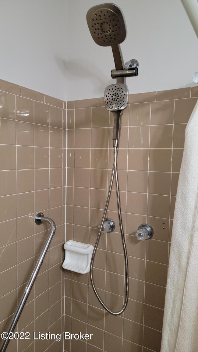 Building Photo - 3812 Taylorsville Rd