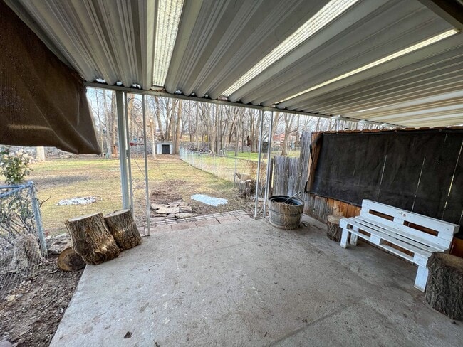 Building Photo - Redlands 3 bed 1.5 bath with yard